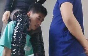 【雪儿】皮靴女王看双狗争宠