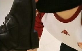 【广州小鱼姐姐】脏长靴踩食物喂食