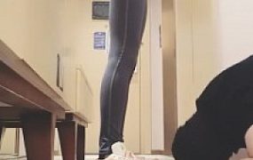 【美娜格格】瑜伽教练AJ白袜+黑丝辱狗