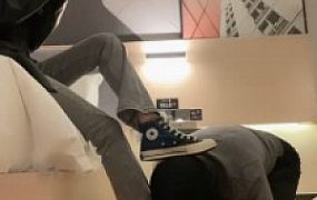 【万一】帆布鞋御姐无情羞辱