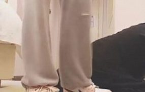 【美娜格格】AJ白袜肉丝小姐姐辱追求者