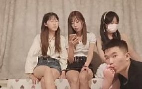 【重庆男神】被三位精神小妹共同羞辱【上】