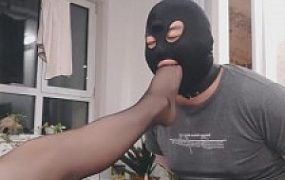 【美杜莎】踩踏/舔脚/圣水/喂食/深喉