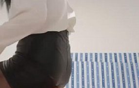 【雯雯】美甲小妹做S黑丝调