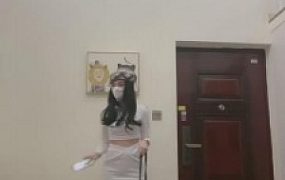 【服子】把继父吊起来狂抽