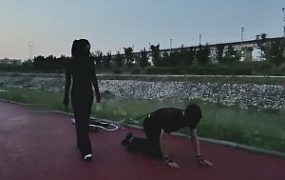 【药神】雨天户外遛狗