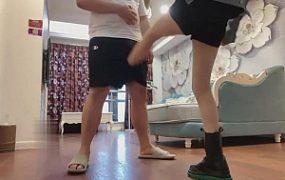 【别吵S】短靴踢打/胯下羞辱