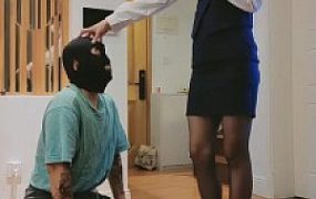 【暴力美学】挑战奴性极限-叼鞋+脚撕狗嘴+跪求脚耳光