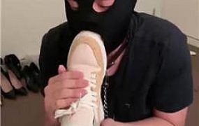 【瑶sama】健身后运动鞋白袜羞辱狗