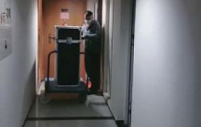 【语晴】送货工人被囚禁虐待