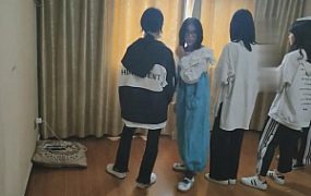 【最抗揍M】精神小妹学生主群殴【中】