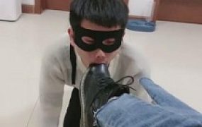 【美离子】和男友逛街后原味羞辱奶狗