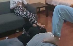 【二宝】超颜素人-重长靴抠挠血痕踩脖子跳舞口水【完整版】