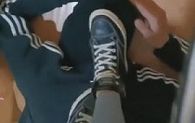 【莉娜】耳光踢裆舔鞋羞辱