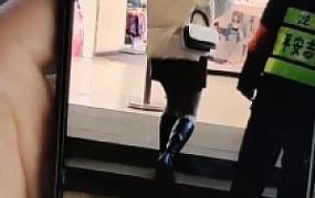 【梵高】舔鞋钻跨闻脚路人小姐姐