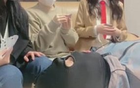 【雪莉】跟素人姐妹玩耍随便调男友狗