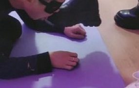 【文文文】双S-运动鞋+丝袜素人精神小妹暴力虐待