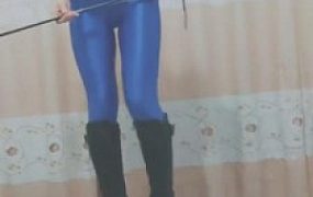 【菠萝菠萝蜜】踩踏恋足耳光鞭打