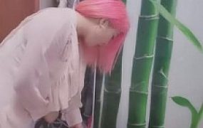 【小希女王】开发调教狗儿子-圣水泡面大餐