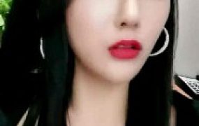 女女：调教扇脸羞辱圣水