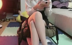 【尤物S】狗奴坐脸-全体重踩踏