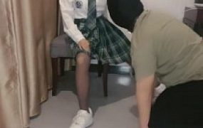 【芳菲】学生主小白鞋全体重踩踏