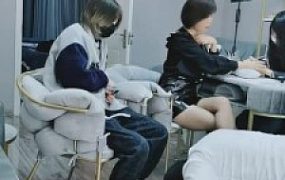 【语晴】19岁素人第一次接触美甲店调