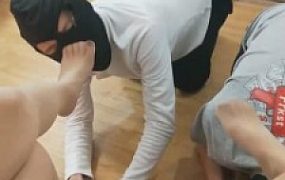 【关关】3位小姐姐虐待抖M男友