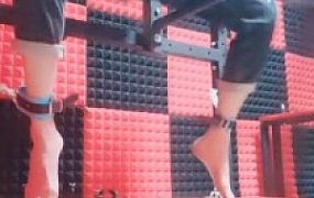 【睸娘】踢裆鞭策踩踏玩s你