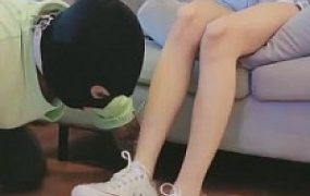 【暴力美学】帆布鞋踩踏喂食/鞋深喉