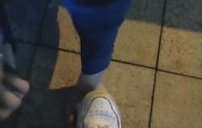 【梵高】真实-成功2个美女路人舔鞋闻脚