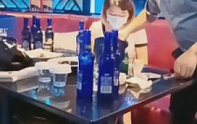 【莫妮卡】陪酒小妹KTV暴揍双M【双视角版】