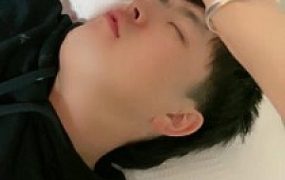 【罗宾】旗袍装臭袜叫小狗起床日常伺候/骑马/踩踏/踢裆