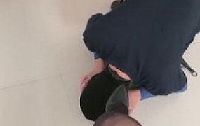 【萌萌queen】红裙学生制服黑丝踩学长