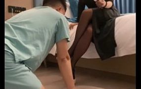 【不知名美女s】双s調教场：暴力鞭打sp耳光手心