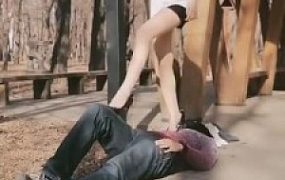 【傲柔】户外高跟踩塔-路人围观