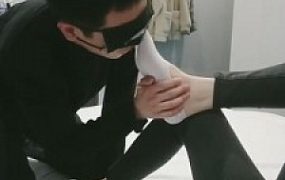 【晨希】原味船袜裸足踩脸