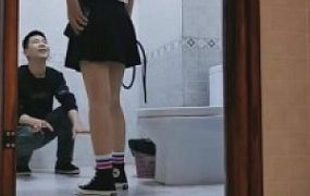 【猫神大人S】猥琐男夜闯女厕所被抓来tj
