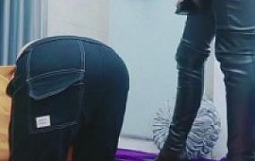 【安静】重度踩踏-鞭打-圣水贱狗