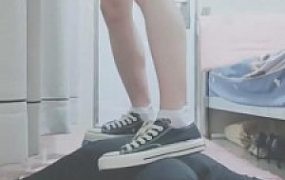 【灵竹】帆布鞋调教-踩踏鞭打踢踹