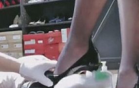 【宇婉莹】请师傅上门教娜姐擦鞋