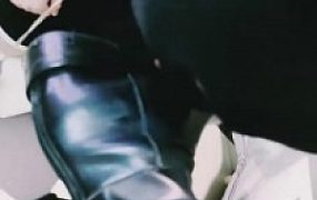 【lisa宝宝】舔脏长靴羞辱