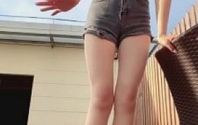 【虞姬】天台跪舔脏鞋底+暴力踩踏