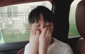 【悦主大人】车内强迫奶狗舔脏小白鞋船袜