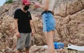 【暴力美学】海滩踢裆耳光踩踏