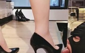 【宇婉莹】推荐-双S模特-高跟虐舌头