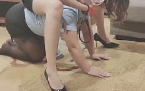 【胭脂泪痕M】给漂亮主人舔脚