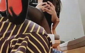 【大雪】车模黑丝脚诱惑