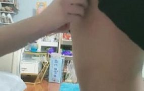 【七月】弟弟偷闻姐姐丝袜被抓到