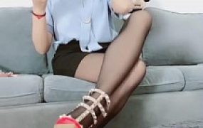 【美离子】高跟黑丝脚下犯贱